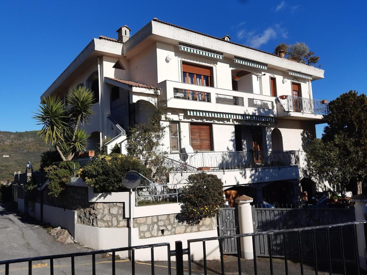 Bressa De Ma Affittacamere, Room & Breakfast Pietra Ligure Buitenkant foto