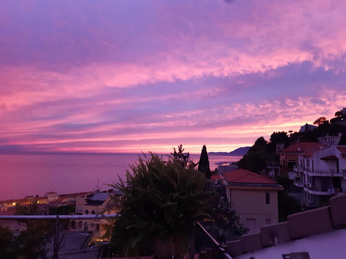 Bressa De Ma Affittacamere, Room & Breakfast Pietra Ligure Buitenkant foto