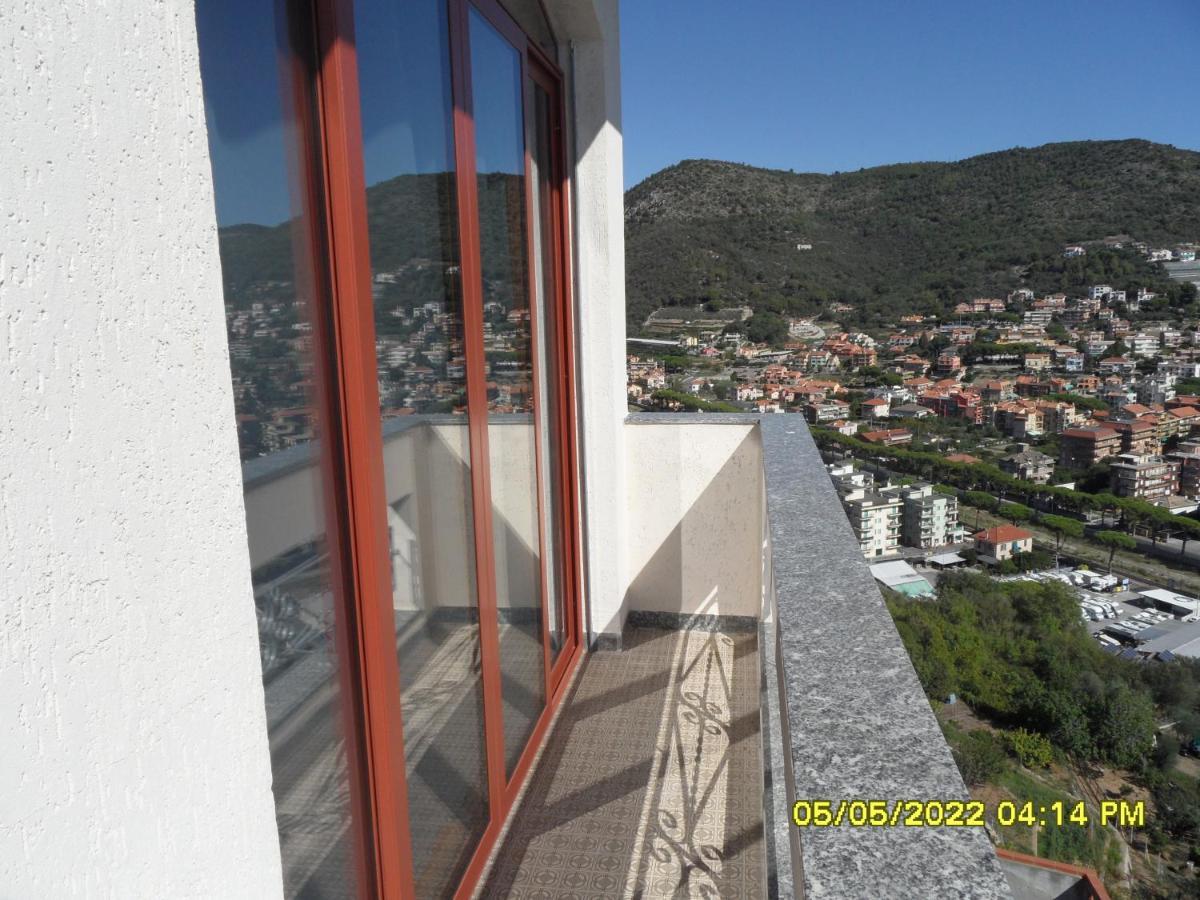 Bressa De Ma Affittacamere, Room & Breakfast Pietra Ligure Buitenkant foto
