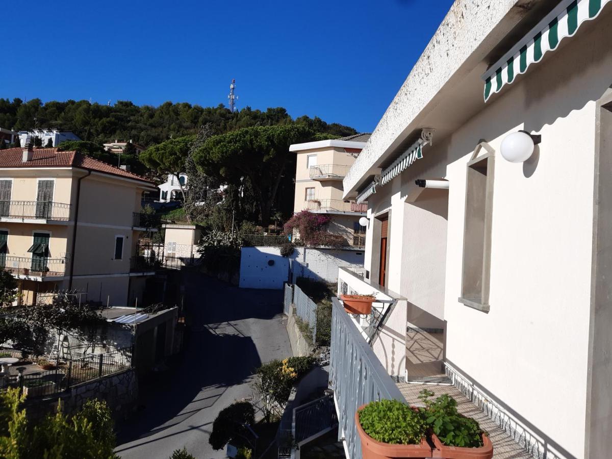Bressa De Ma Affittacamere, Room & Breakfast Pietra Ligure Buitenkant foto