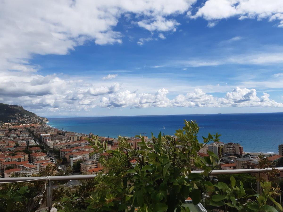 Bressa De Ma Affittacamere, Room & Breakfast Pietra Ligure Buitenkant foto